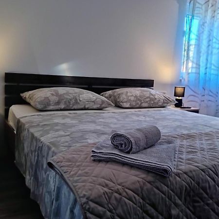 Apartmentt Vinko Bilota Сегет-Враниця Екстер'єр фото