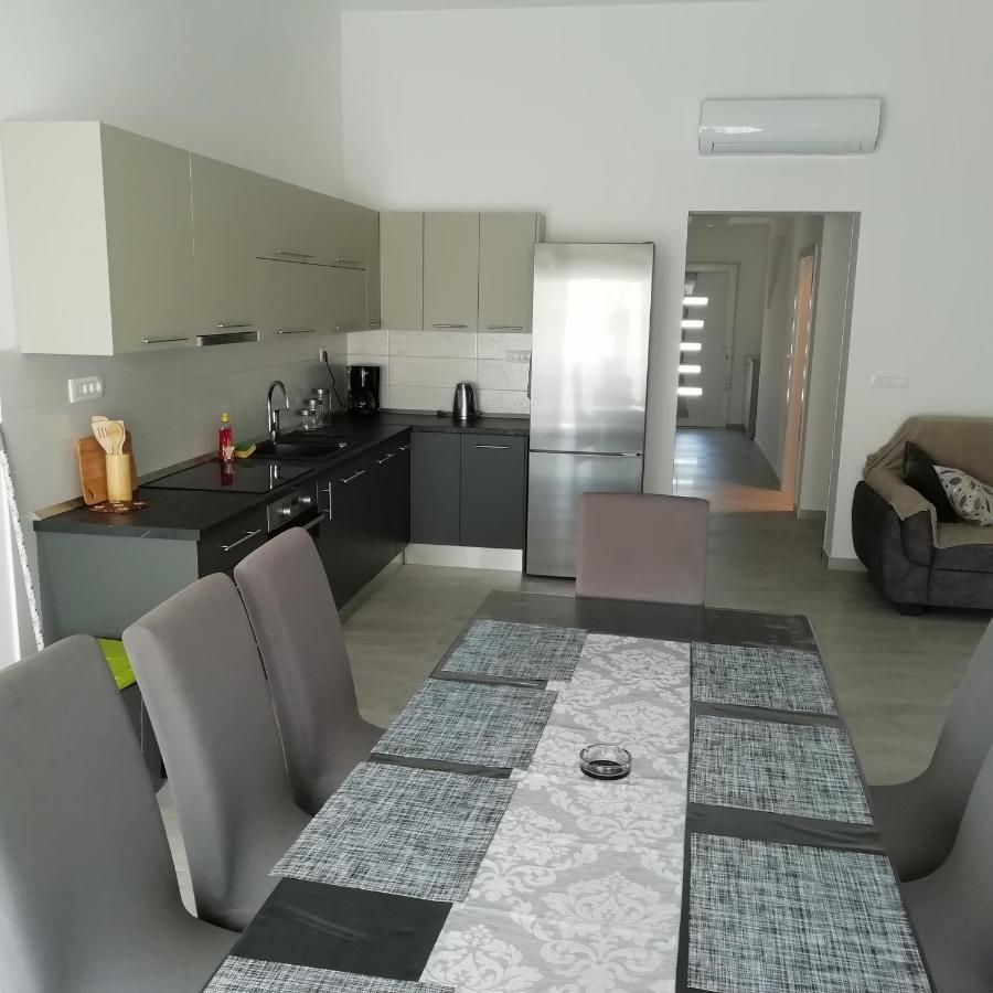 Apartmentt Vinko Bilota Сегет-Враниця Екстер'єр фото