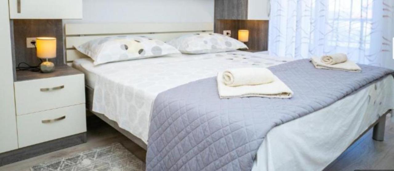 Apartmentt Vinko Bilota Сегет-Враниця Екстер'єр фото