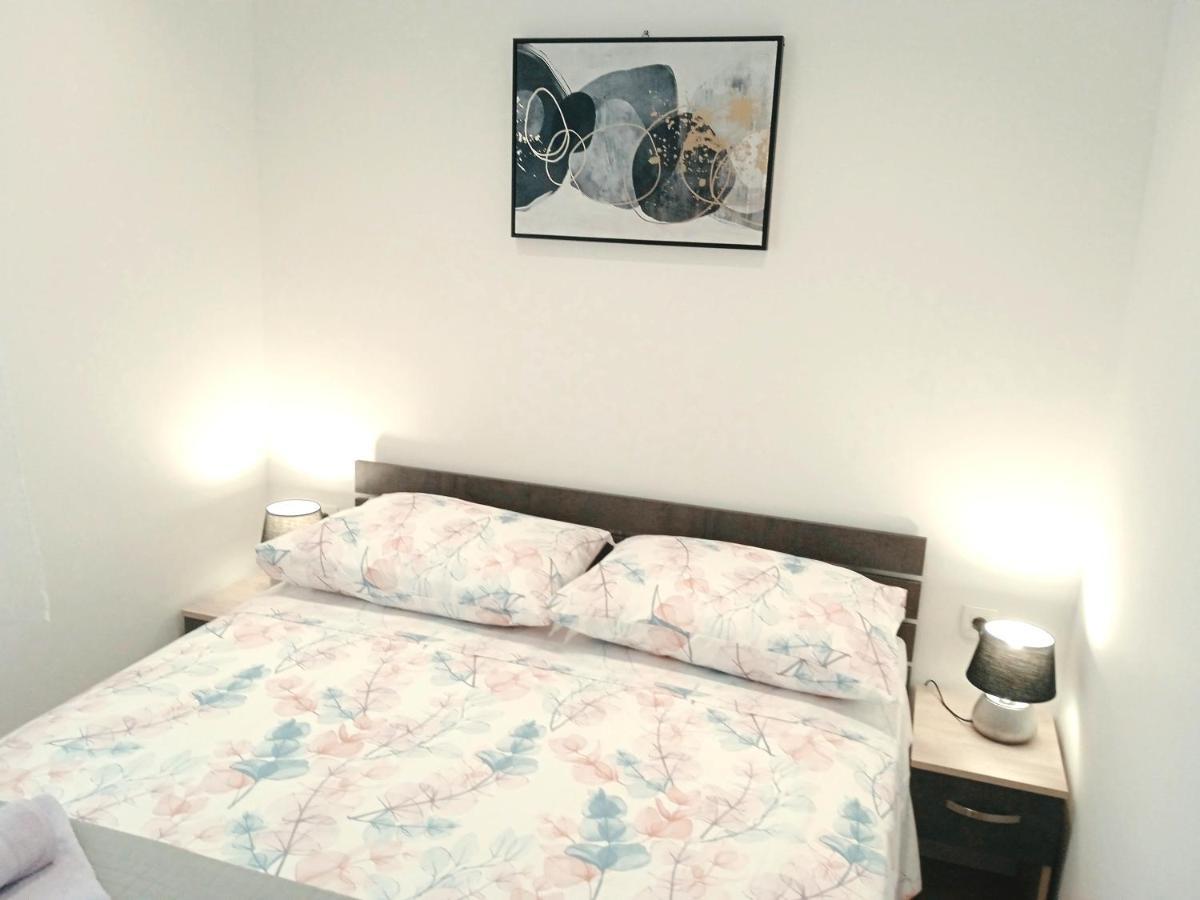 Apartmentt Vinko Bilota Сегет-Враниця Екстер'єр фото